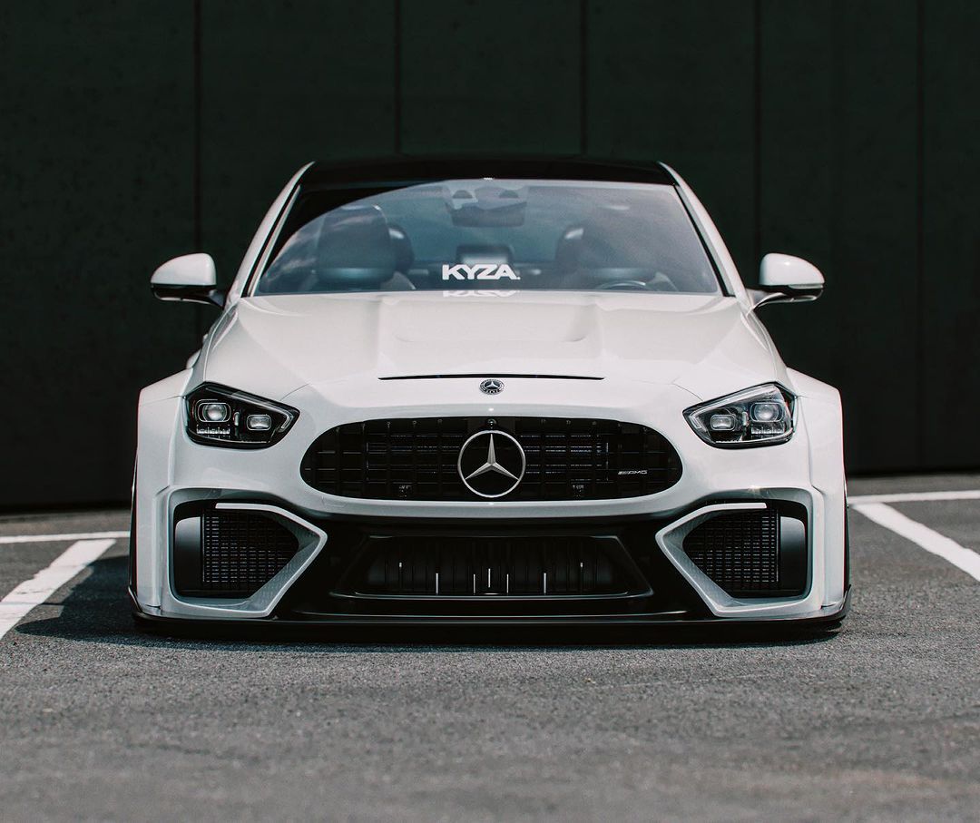 Mercedes-AMG Wide Body Classic Inspired Build of The C63 x 190 EVO Concept Car